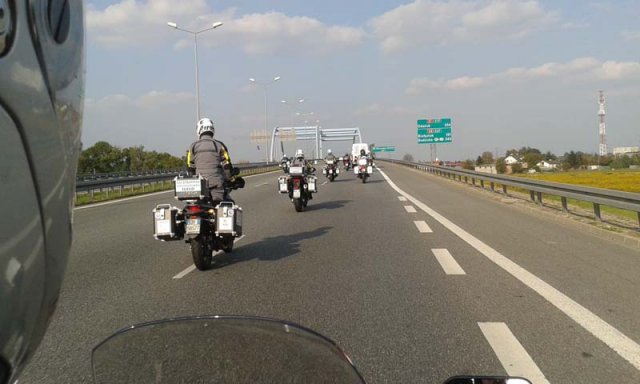 motocyklisci_z_ipa_na_trasie_rzym_neapol_004